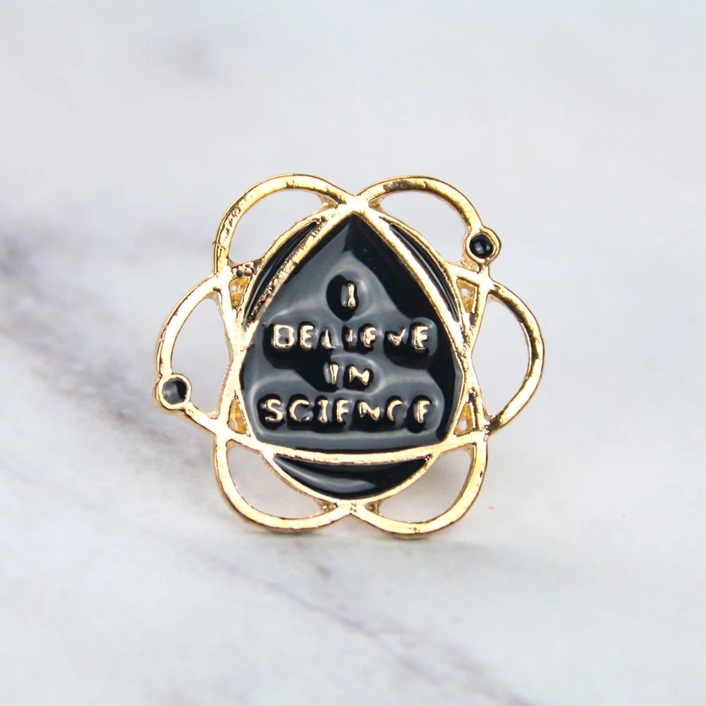 Science Themed Atom Brooch Hun - đánh giá và giá Science Hunter