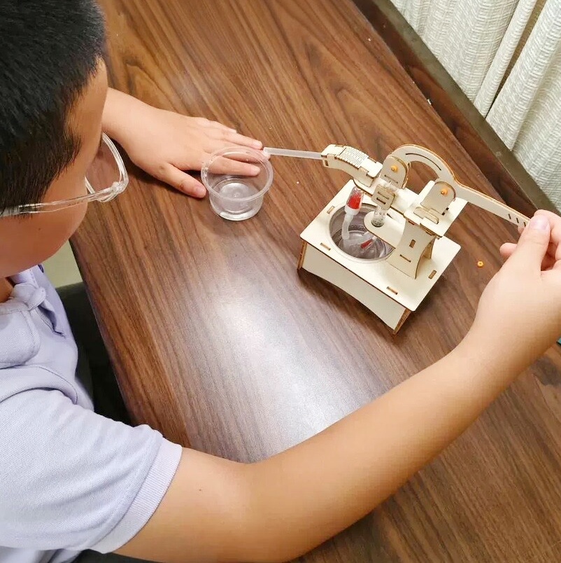 Wooden DIY Hand Pump Well Mode - đánh giá và giá Science Diy Model